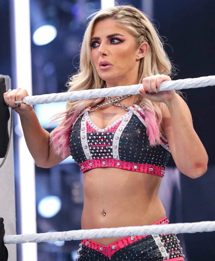 25P Alexa Bliss Jerking Galley