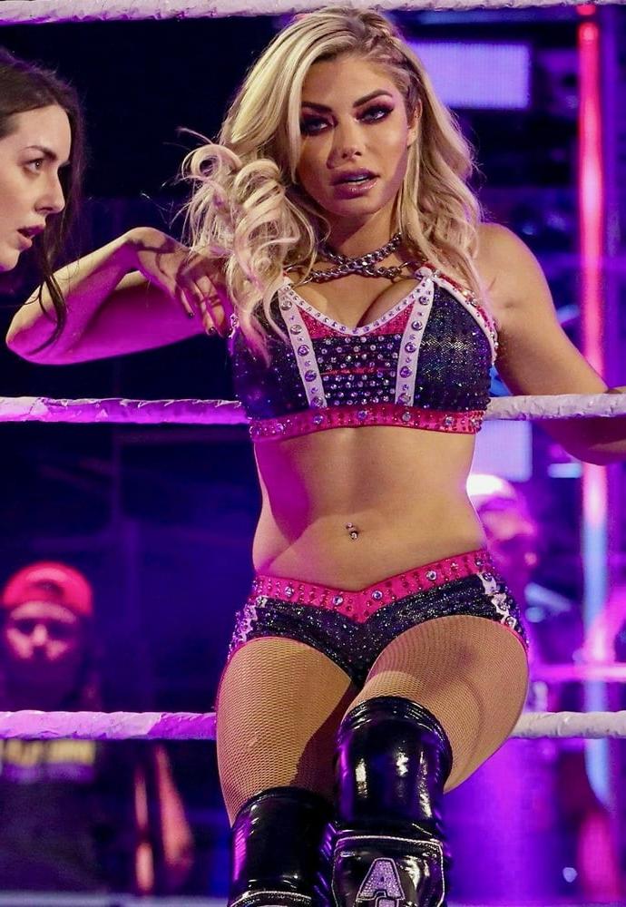 25P Alexa Bliss Jerking Galley