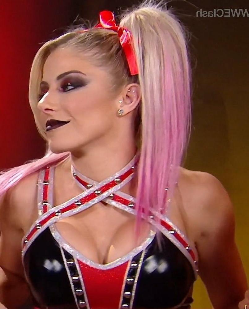 25P Alexa Bliss Jerking Galley