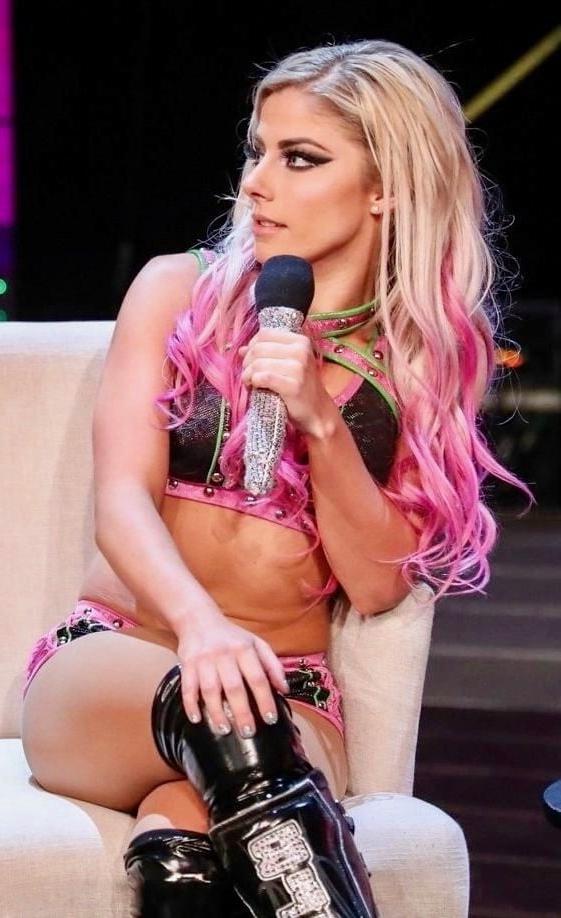 25P Alexa Bliss Jerking Galley