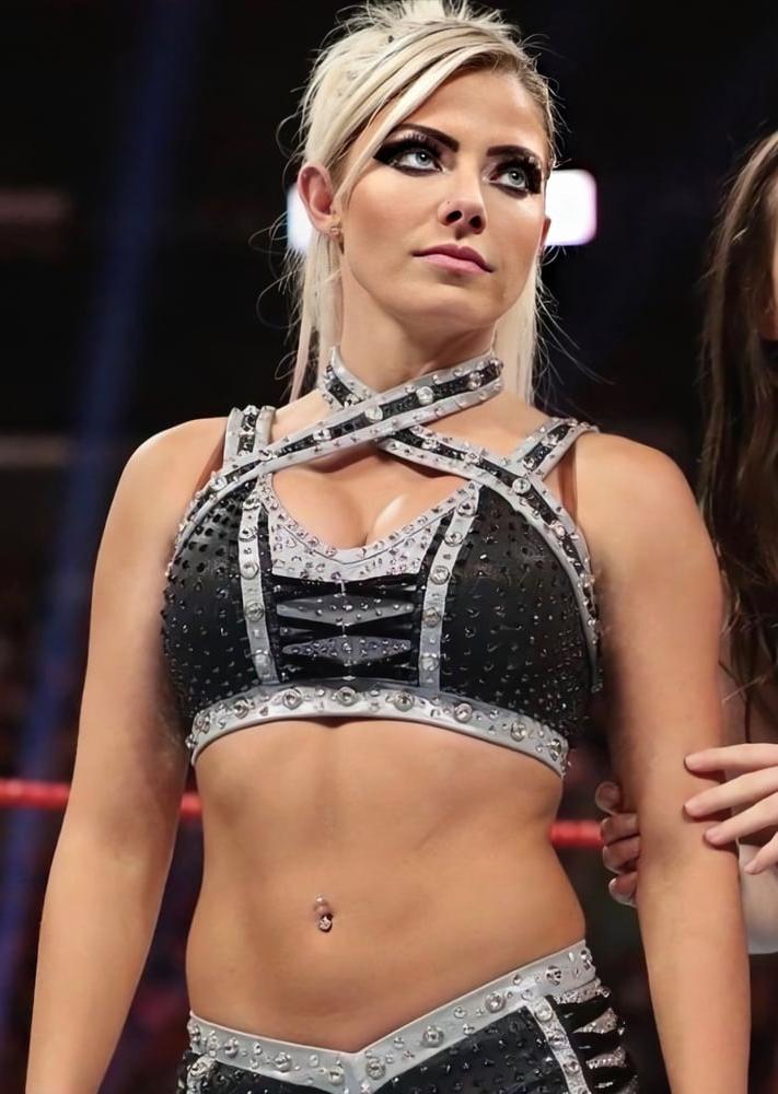 25P Alexa Bliss Jerking Galley