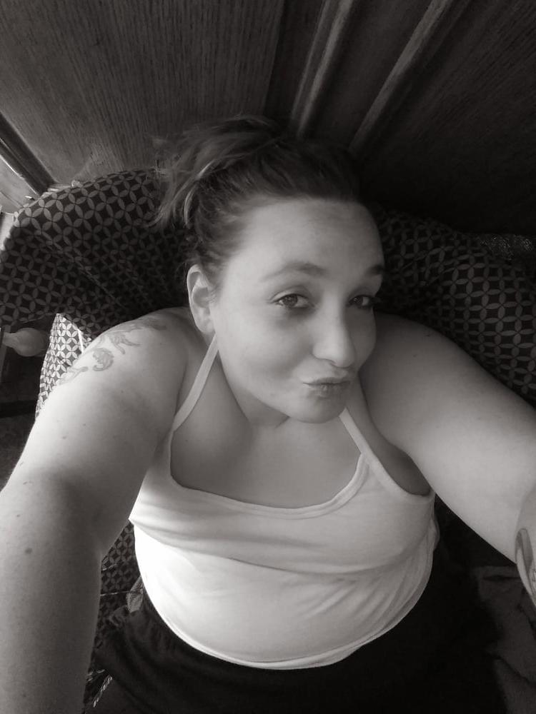 17P MY HORNY SLUTTY MOMMY VICKIE