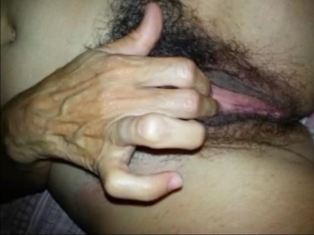 10P Hairy Wife Sucks and Fingers