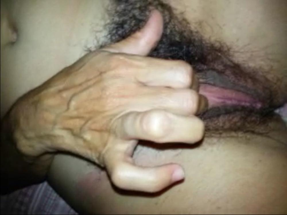10P Hairy Wife Sucks and Fingers