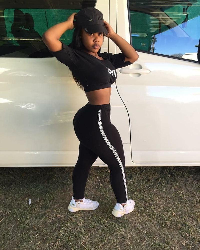 25P Unknown Curvy Black Women 23