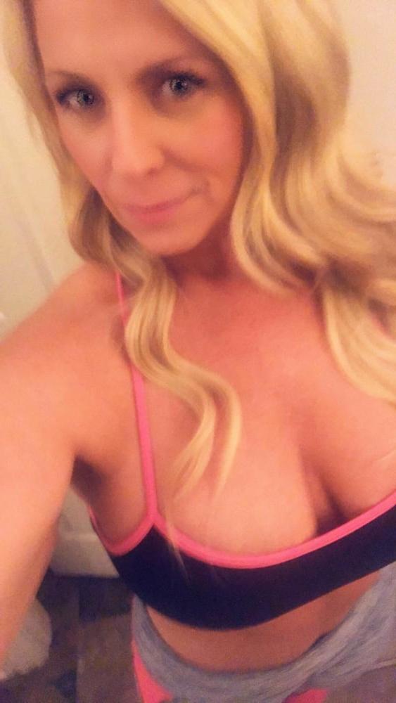 19P Who know here  Sexy BBC Gilf