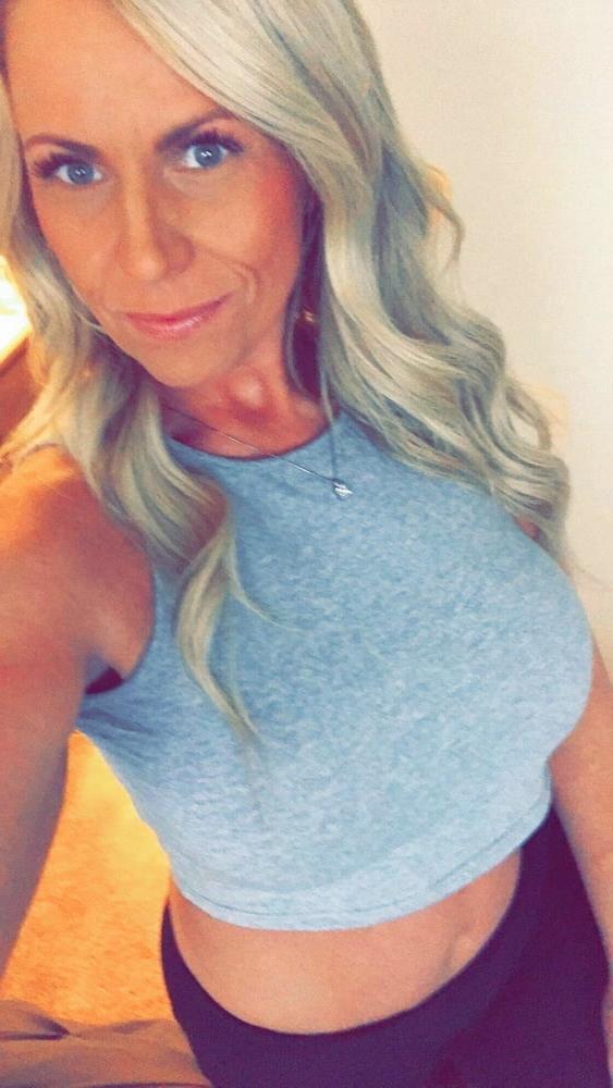19P Who know here  Sexy BBC Gilf
