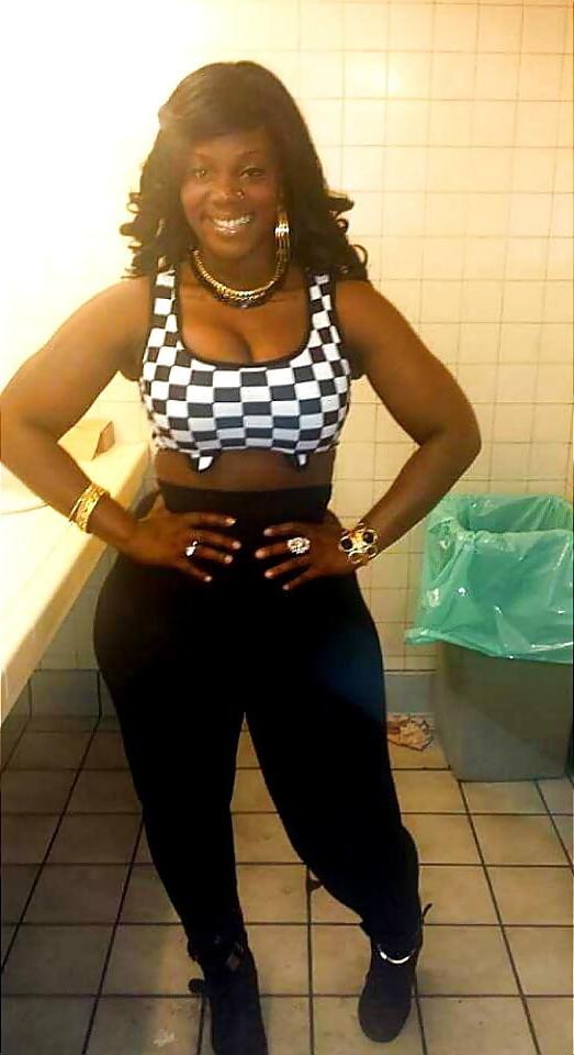 25P Unknown Curvy Black Women 22