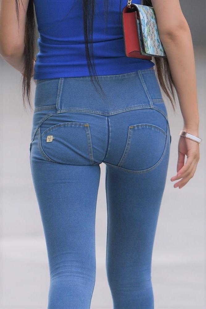 25P Voyeur: Love Chinese jeans asses.