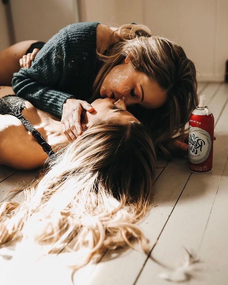 16P I LUV LESBIANS!