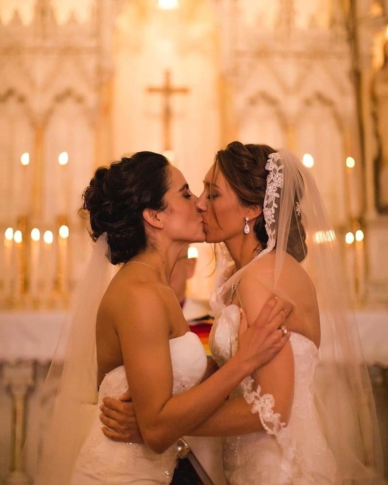 16P I LUV LESBIANS!