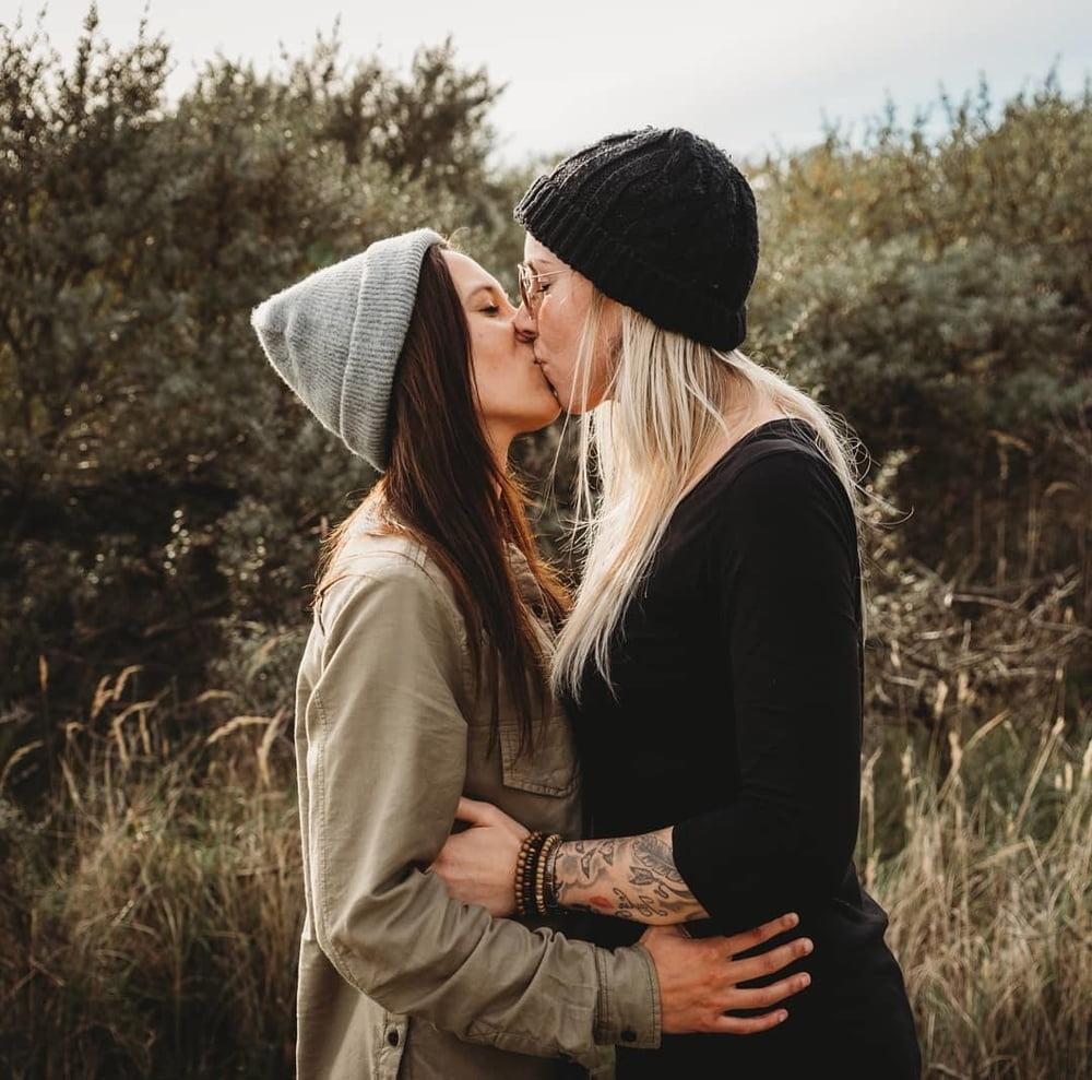 16P I LUV LESBIANS!