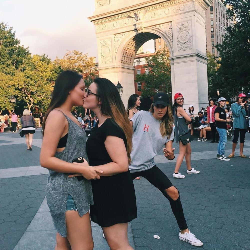 16P I LUV LESBIANS!