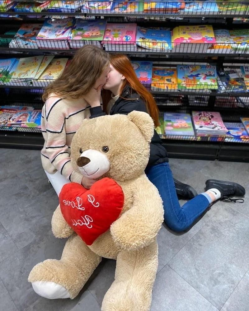 16P I LUV LESBIANS!