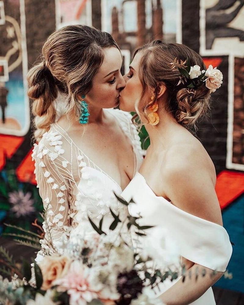 16P I LUV LESBIANS!