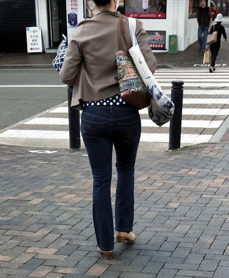 25P Tightly packed jeans