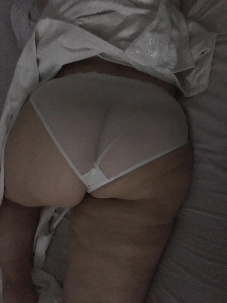 15P Turkish pawg wife spy photo