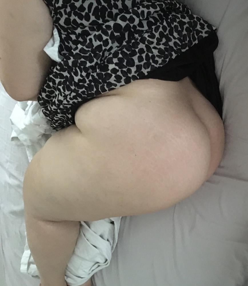 15P Turkish pawg wife spy photo