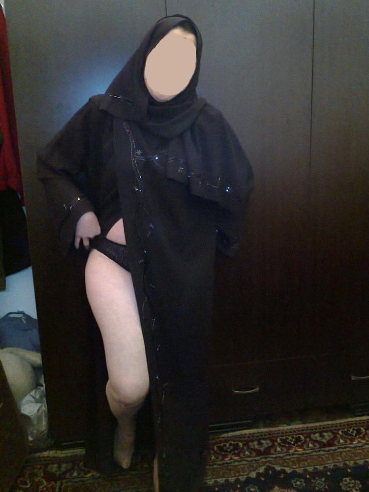 25P Muslim hijab wife exposed