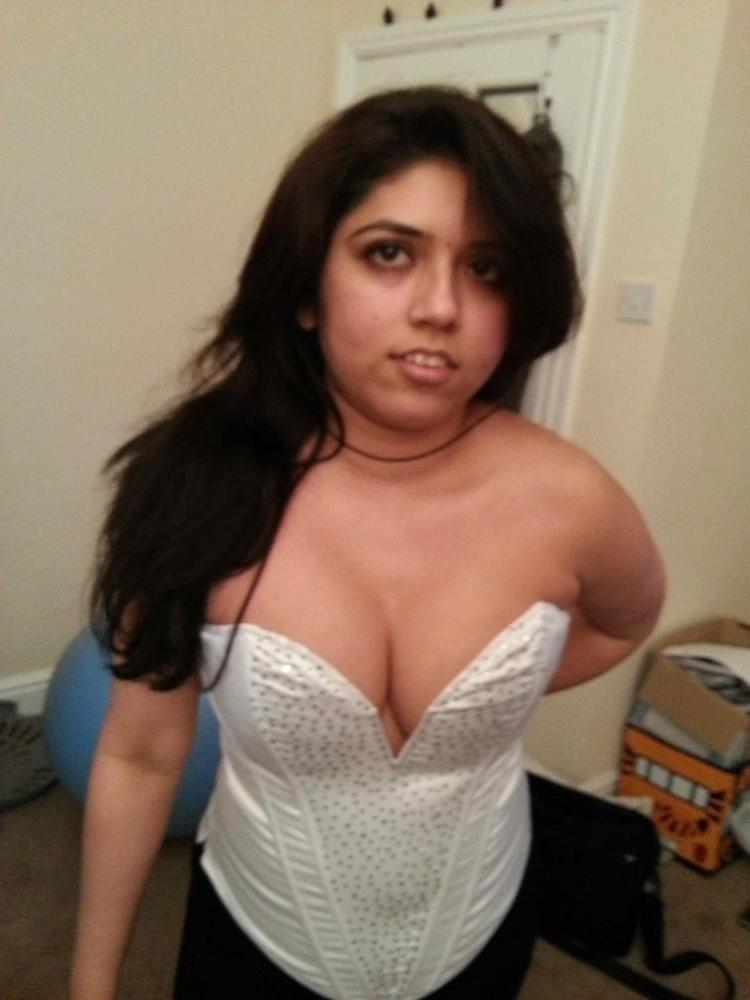 20P Cute Indian wife