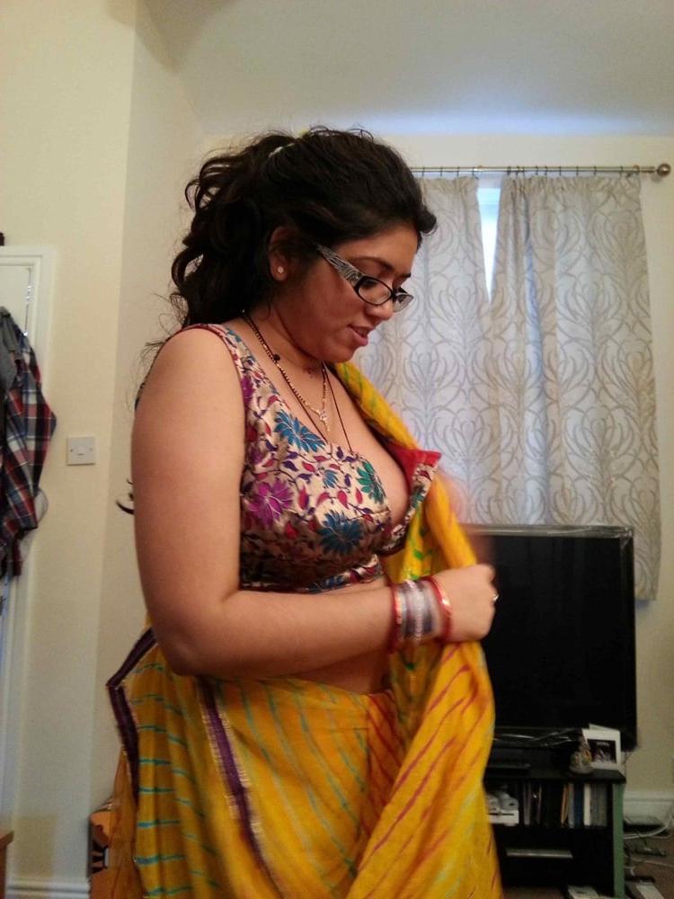 20P Cute Indian wife