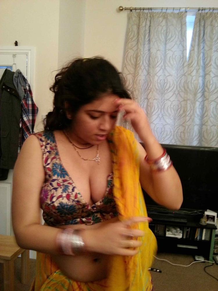 20P Cute Indian wife