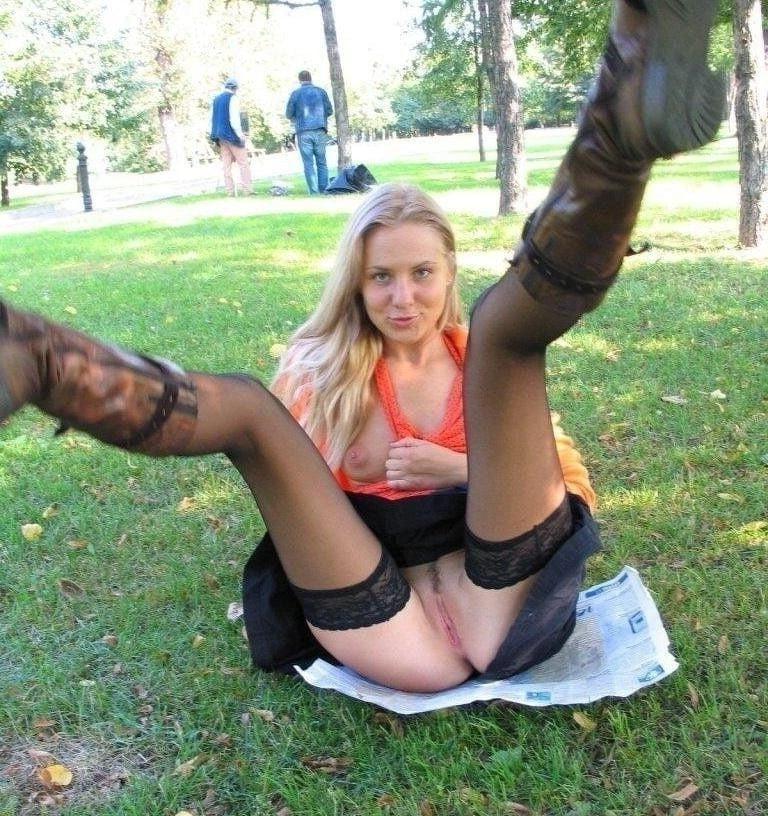 20P Women Voyeur  Public Nudity .