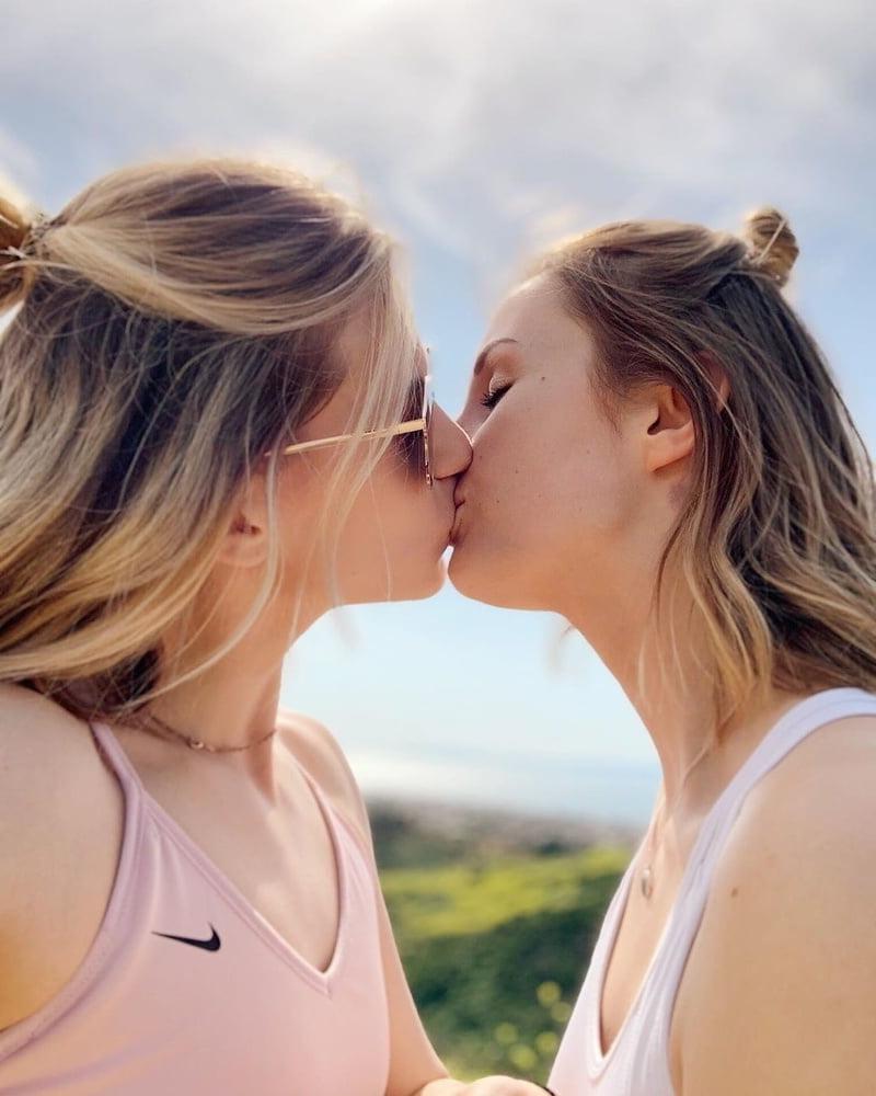 16P GIRL KISSES!