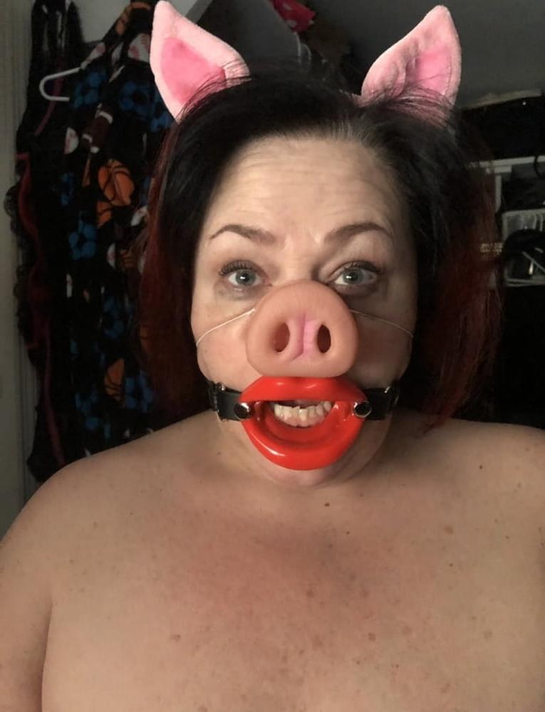 19P Fat Miss Piggy Milf