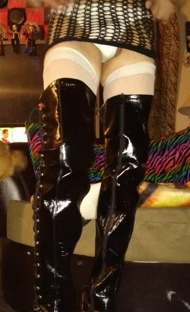 9P Me wearing sexy outfits