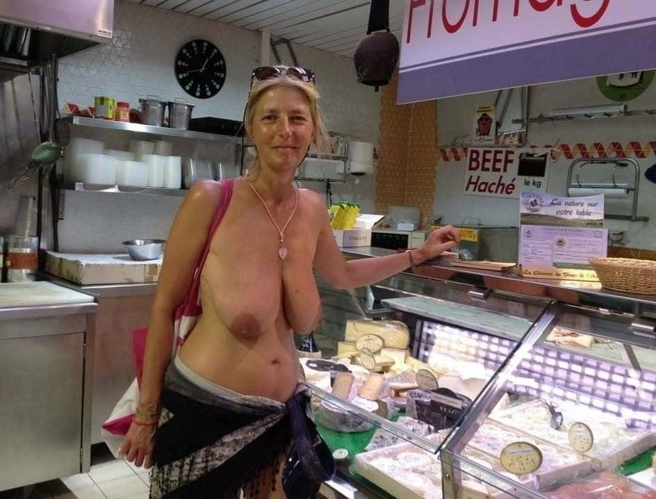25P Public Nudity 132