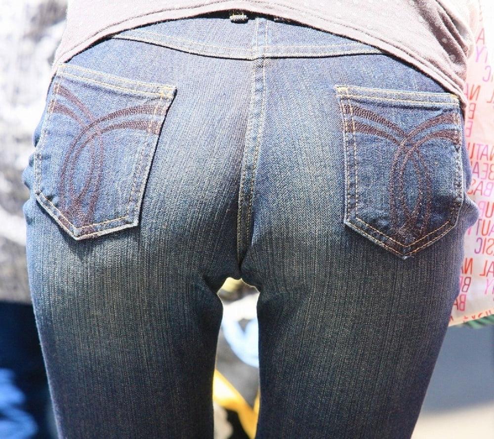25P Feeding my jeans ass fetish...