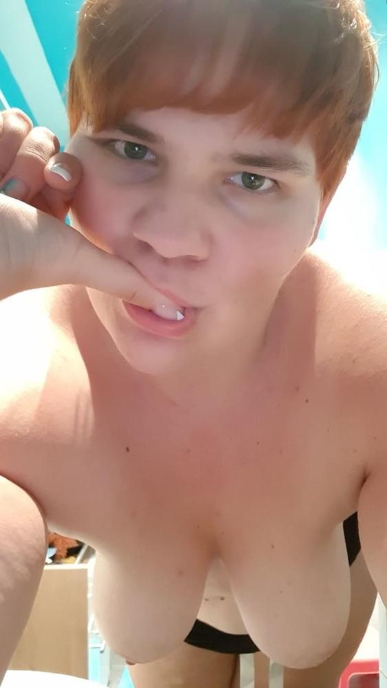 25P Fat german Milf is teasing us with her Body