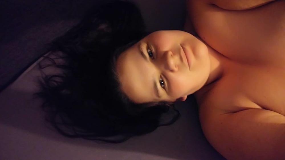 25P Fat german Milf is teasing us with her Body