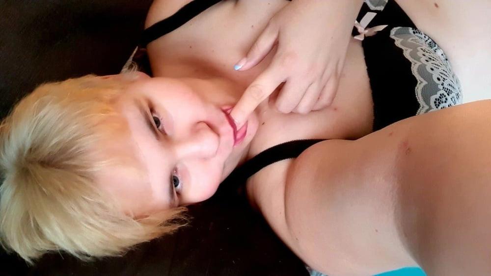 25P Fat german Milf is teasing us with her Body