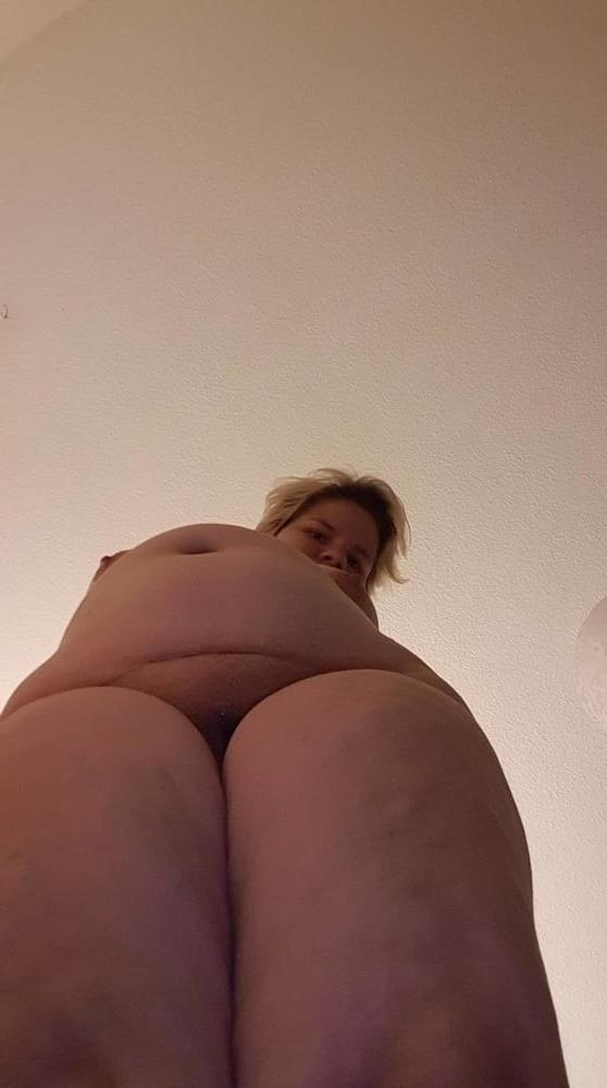 25P Fat german Milf is teasing us with her Body