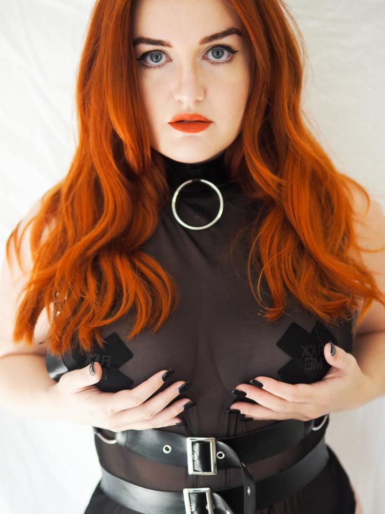 25P Miss RedHead