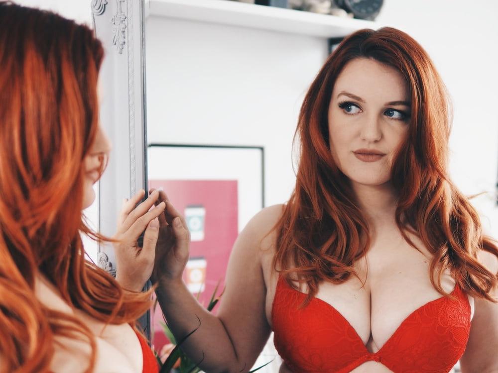 25P Miss RedHead
