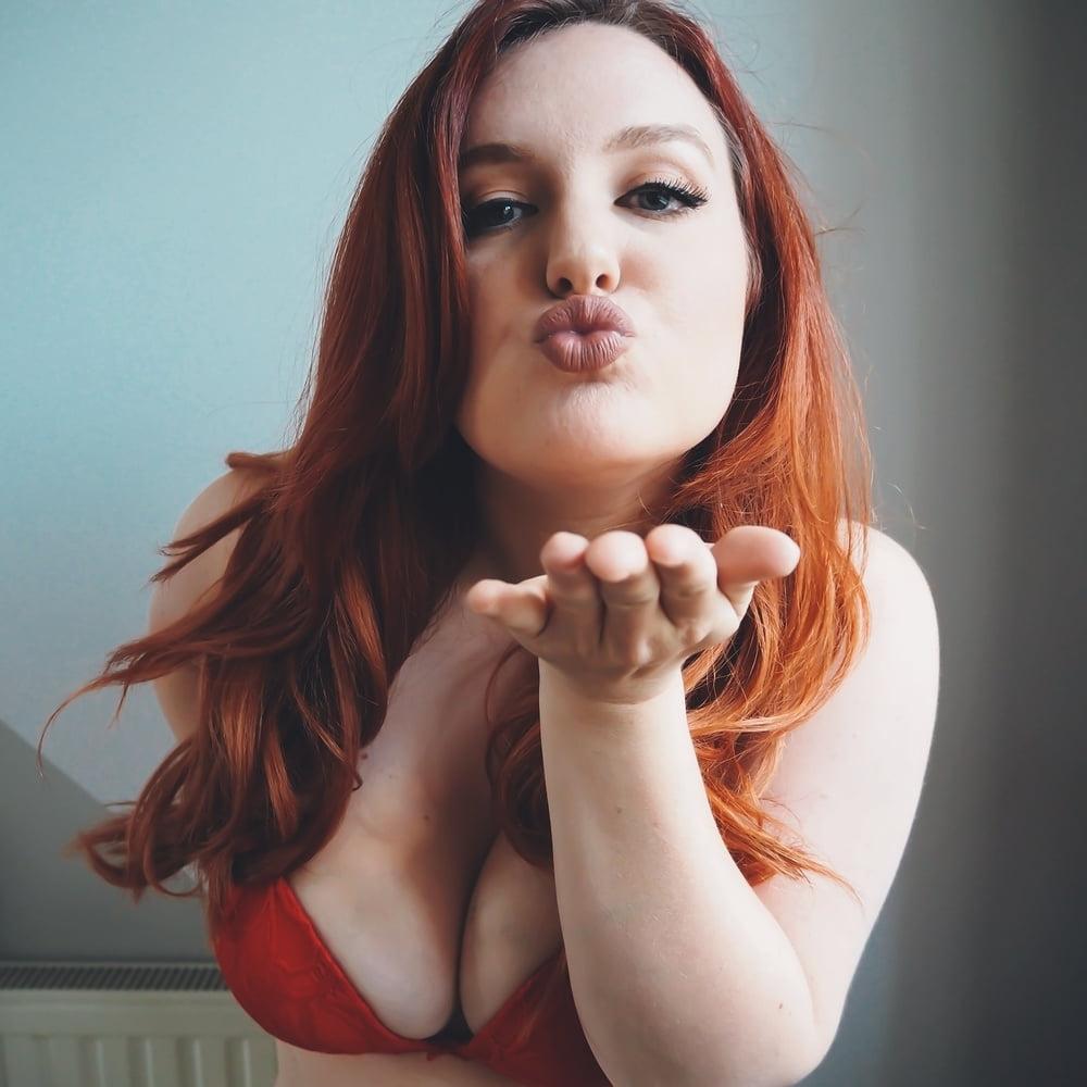 25P Miss RedHead