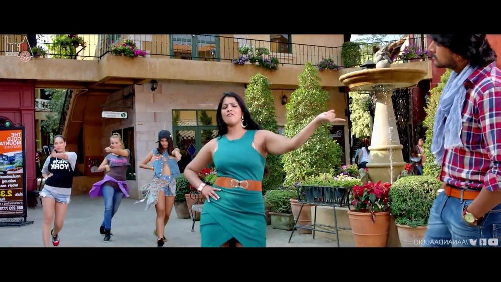 25P varalakshmi hot armpit and boobs