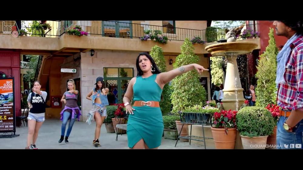 25P varalakshmi hot armpit and boobs