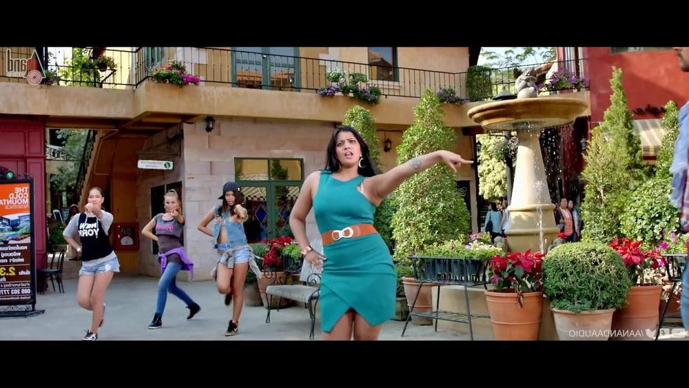 25P varalakshmi hot armpit and boobs