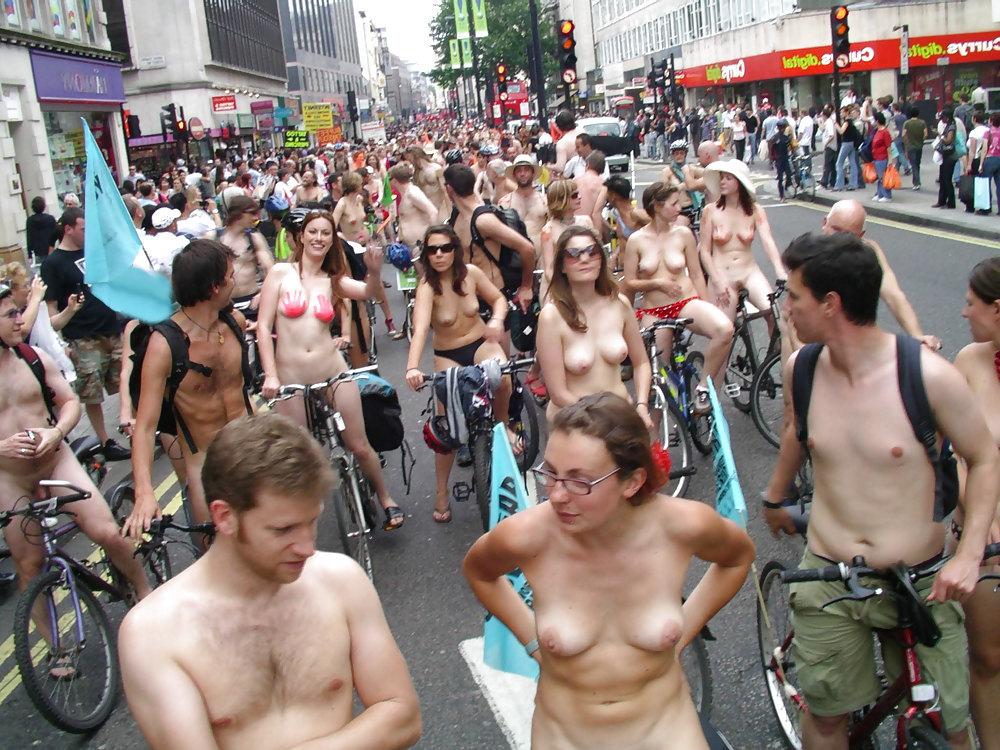 19P Teen public naked