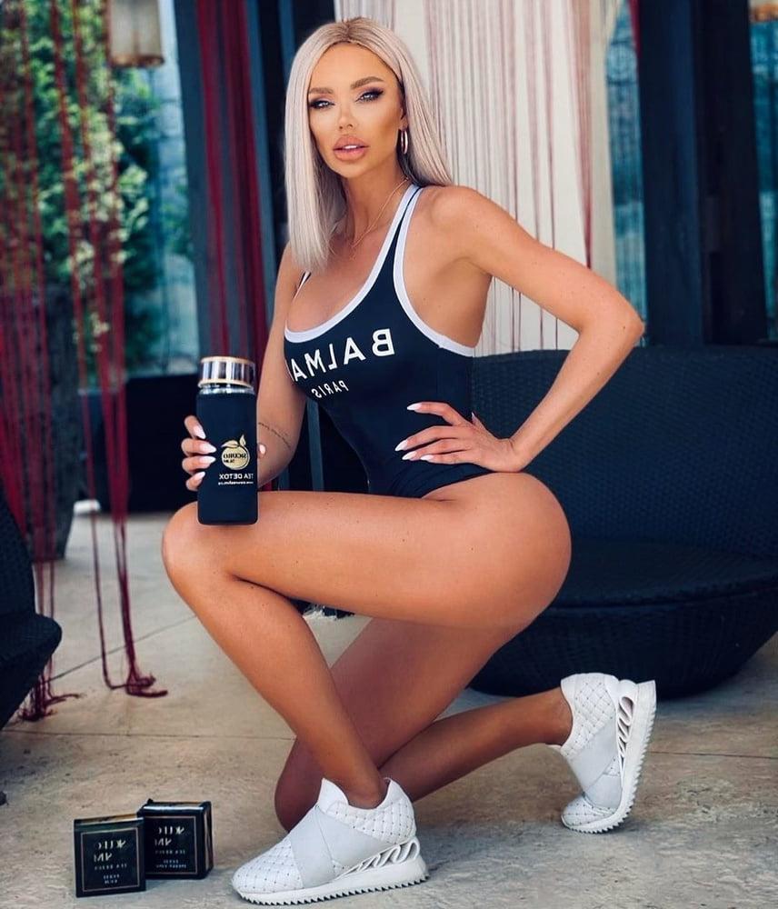 23P Romanian bimbo Bianca D