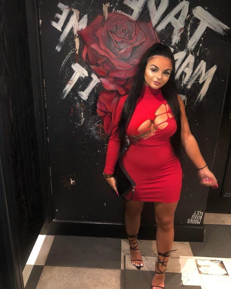25P Curvy PAWG chav slag Sabrina