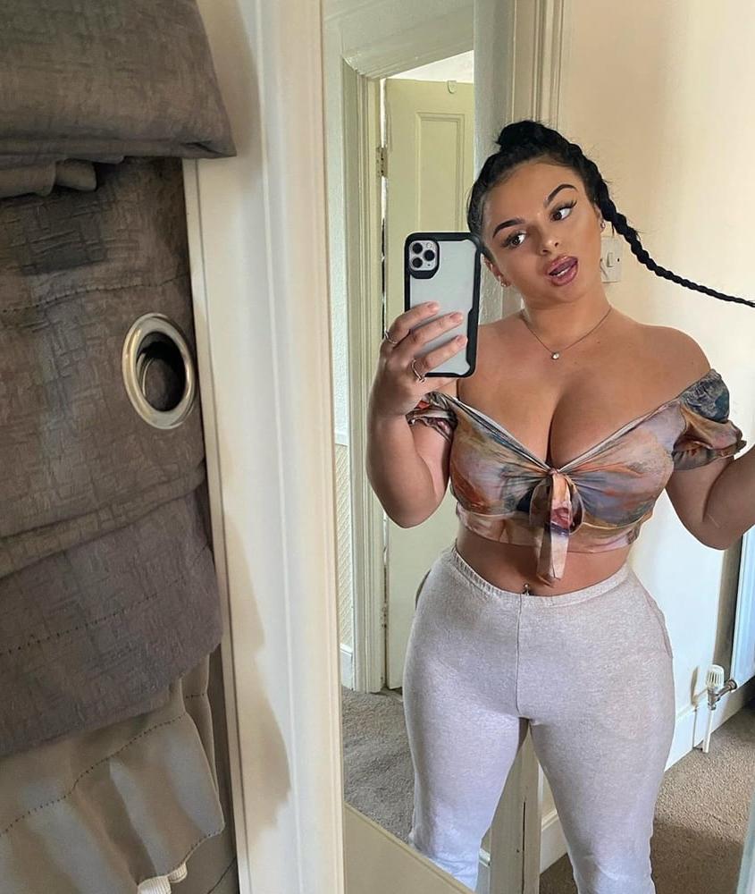 25P Curvy PAWG chav slag Sabrina