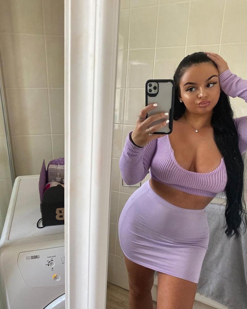 25P Curvy PAWG chav slag Sabrina