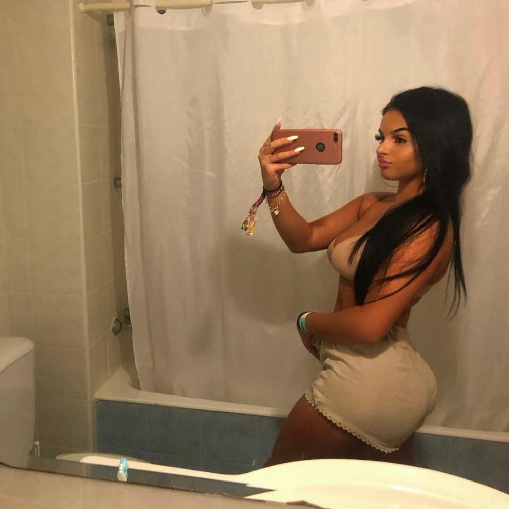 25P Curvy PAWG chav slag Sabrina