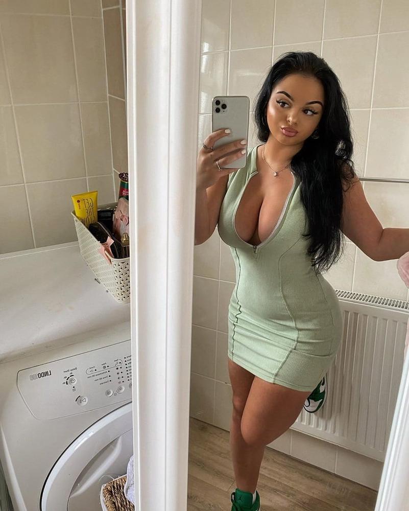 25P Curvy PAWG chav slag Sabrina