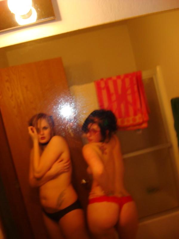 15P Nice (outdoor) toilet and bathroom girls 10